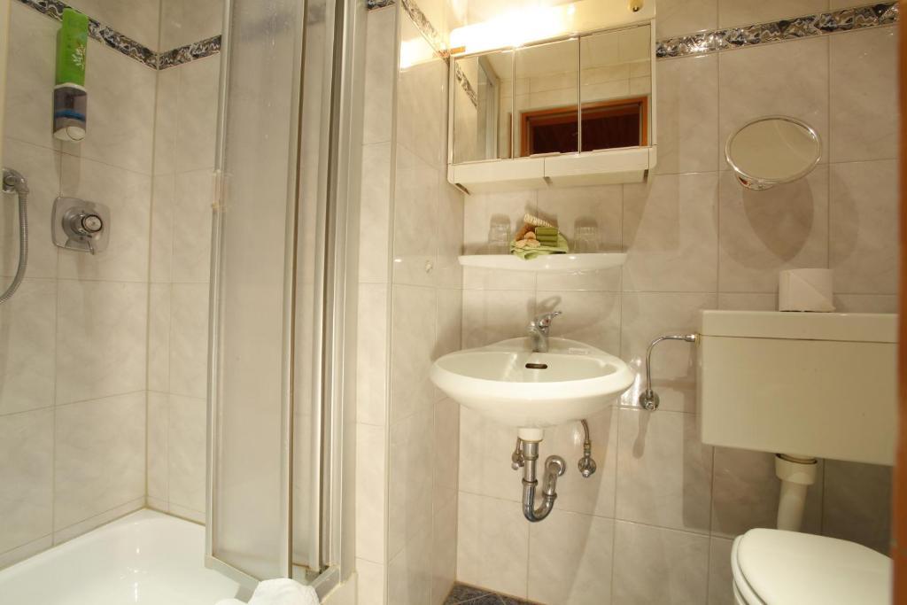 Centro Hotel Arkadia Köln Phòng bức ảnh